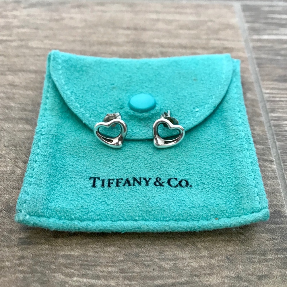 Tiffany and Co. Open Heart Earrings💙